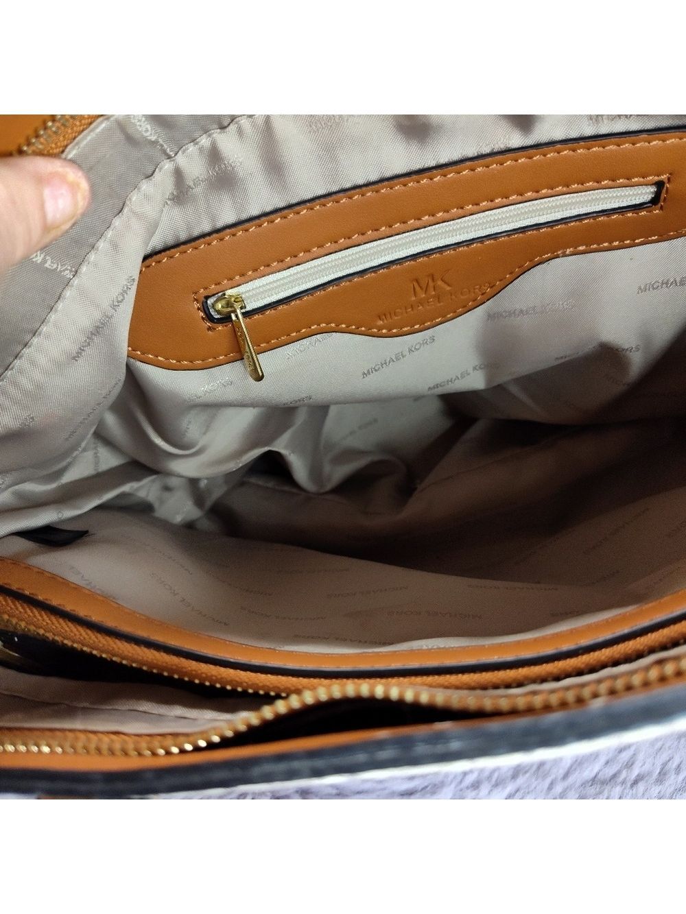 Michael Kors Voyager Two Tone Logo Tote Bag - Picture 11 of 15